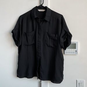 ROKOKO boxy button down shirt with front pockets